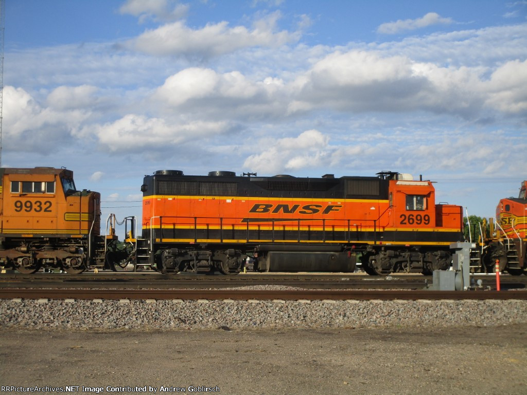 BNSF 2699